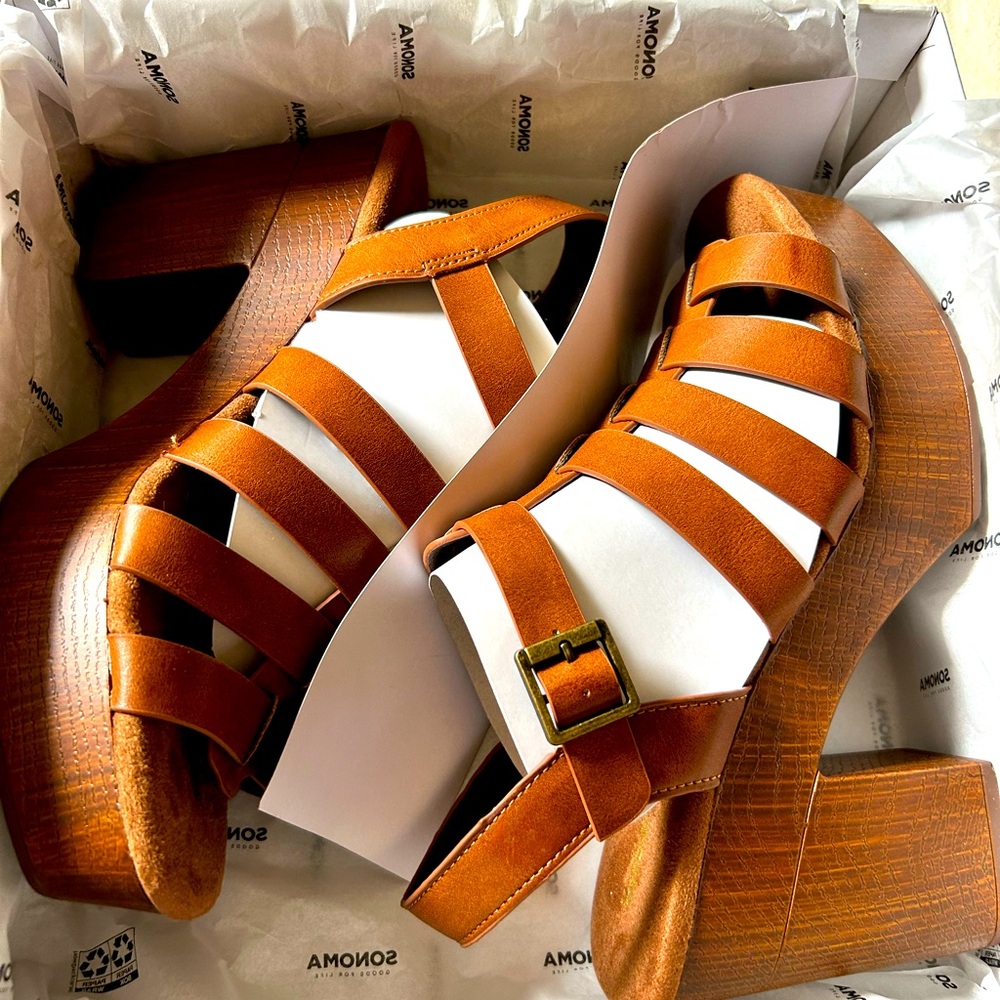 BRAND NEW IN BOX 8.5 Sonoma Vianna platform shoes